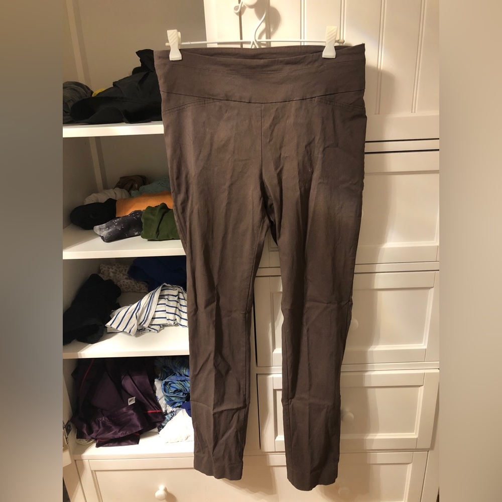 Ricki’s Slim Fit Slightly Stretchy Brown Ankle Length Pants with Fake Pockets